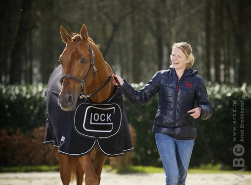 Beste Freunde: Ludivine Etore war viele Jahre Groom bei GLOCK Rider Gerco Schröder und kümmerte sich voller Hingabe um GLOCK’s London. Auch heute noch verfolgt sie seinen Werdegang und besucht ihn, wenn möglich. © Arnd Bronkhorst